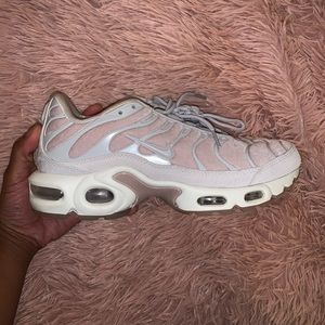 Nike Air Max Plus Velvet Particle Rose 🌹